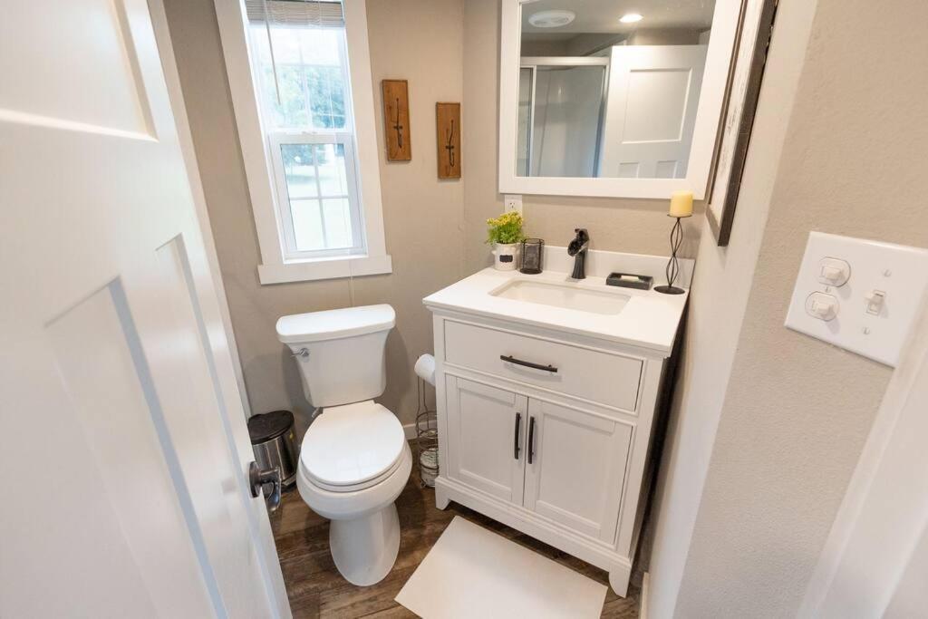 Pet Friendly Tiny House Rental With New Access To Guadalupe River Nbtx New Braunfels Buitenkant foto