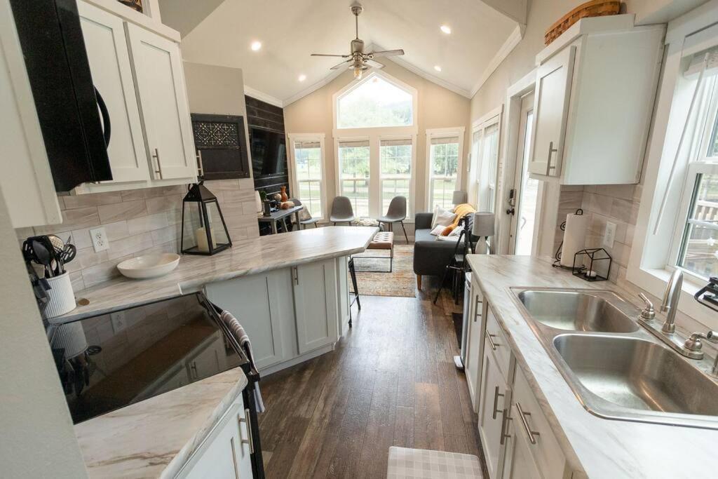 Pet Friendly Tiny House Rental With New Access To Guadalupe River Nbtx New Braunfels Buitenkant foto