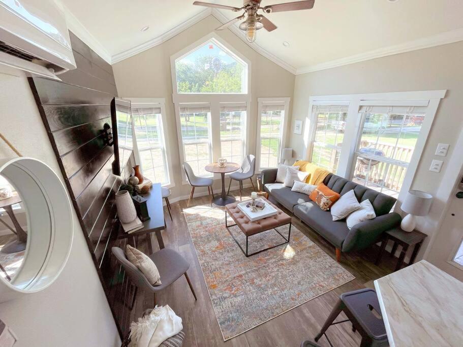 Pet Friendly Tiny House Rental With New Access To Guadalupe River Nbtx New Braunfels Buitenkant foto
